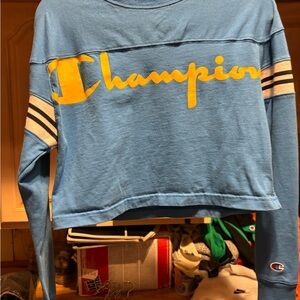 Crop champion shirt